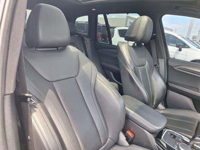 Used 2022 Dark Graphite Metallic BMW sDrive30i image 31