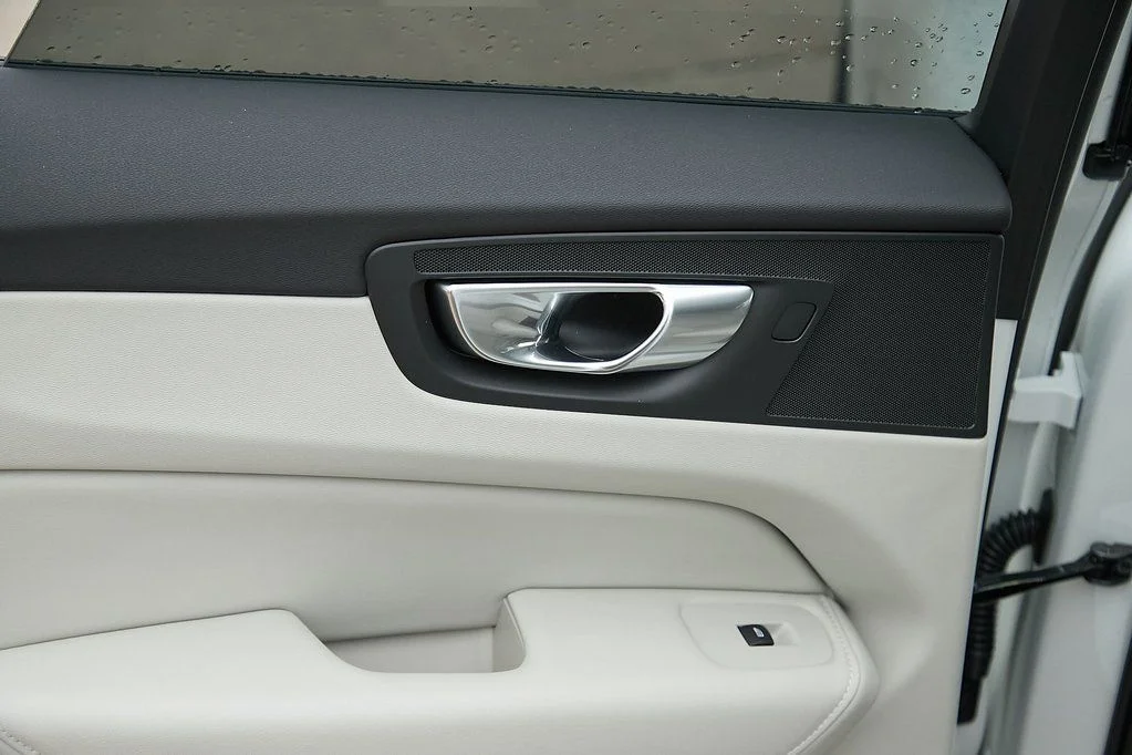New 2026 Crystal White Volvo Ultra image 18