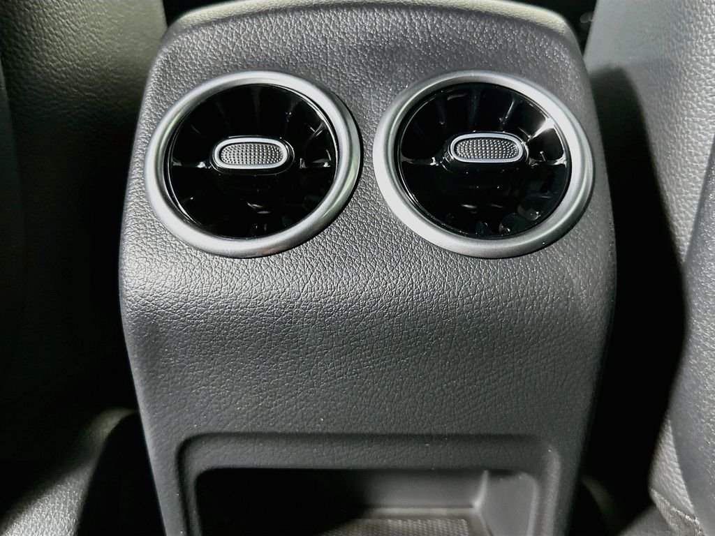 New 2026 Polar White Mercedes-Benz GLA 250 image 25