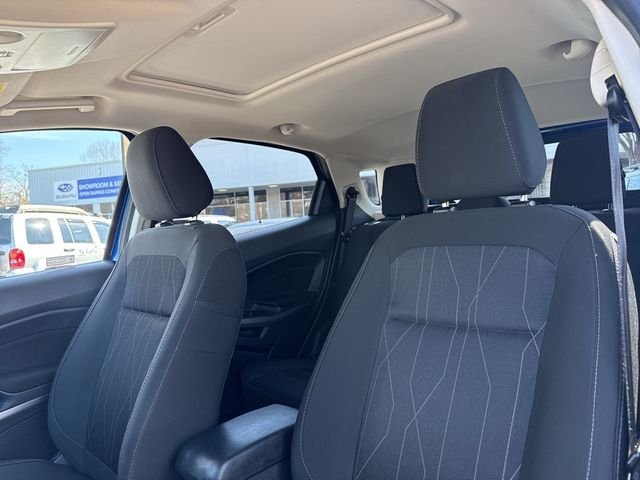 Used 2021 Blue Ford SE image 21