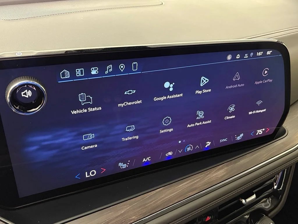 New 2026 Summit White Chevrolet LT image 31