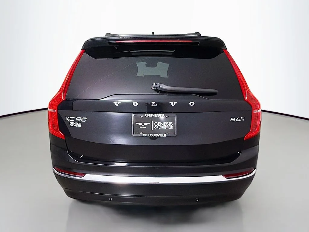 Used 2023 Onyx Black Metallic Volvo Ultimate image 6