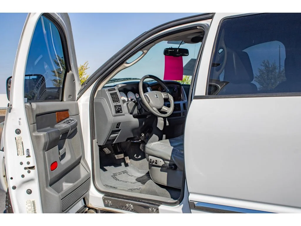Used 2007 Bright White Clearcoat Dodge Laramie image 26