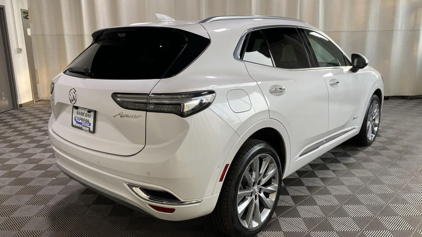 Used 2023 White Frost Tricoat Buick Avenir image 11