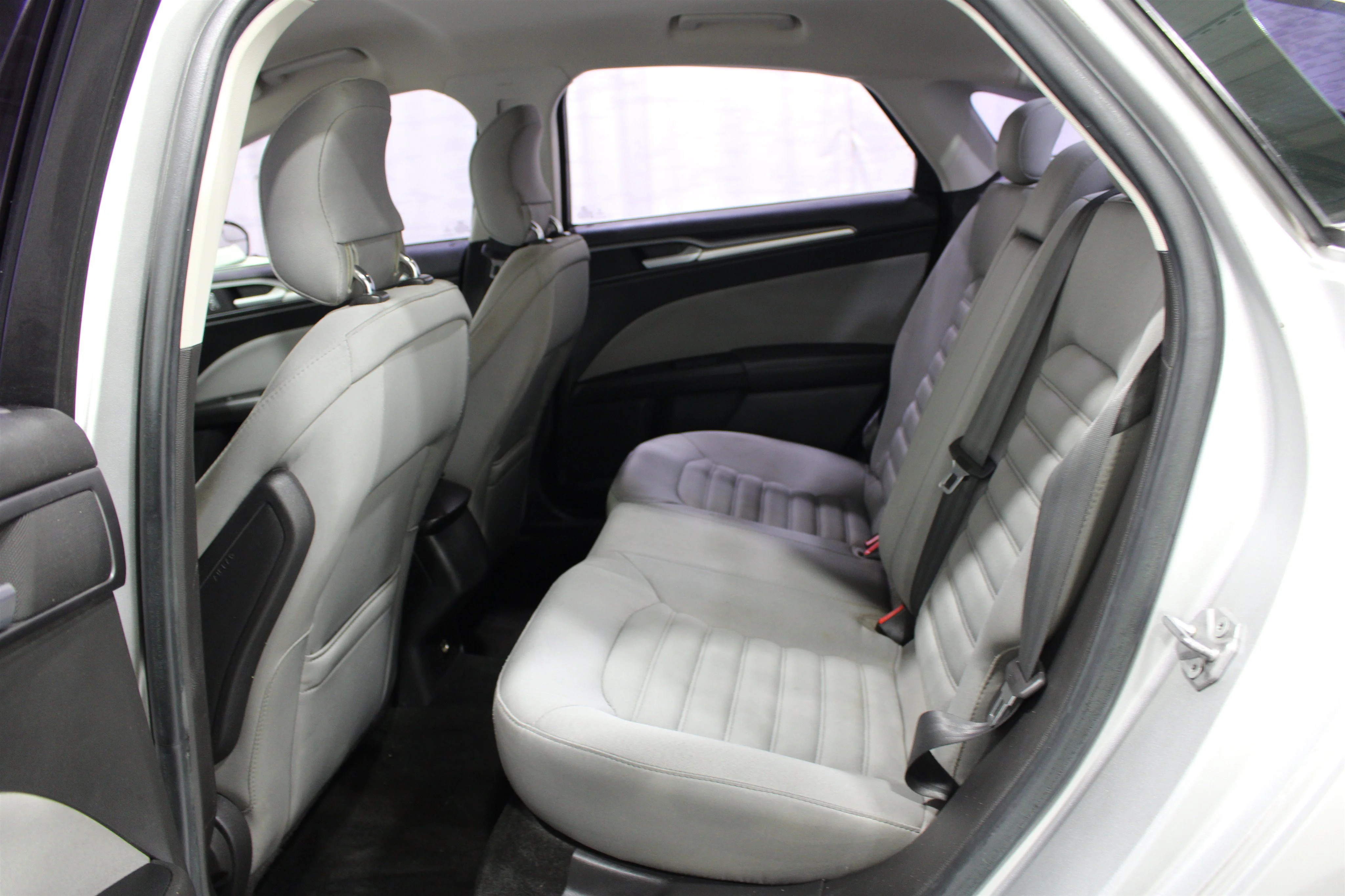 Used 2014 Silver Ford S image 17