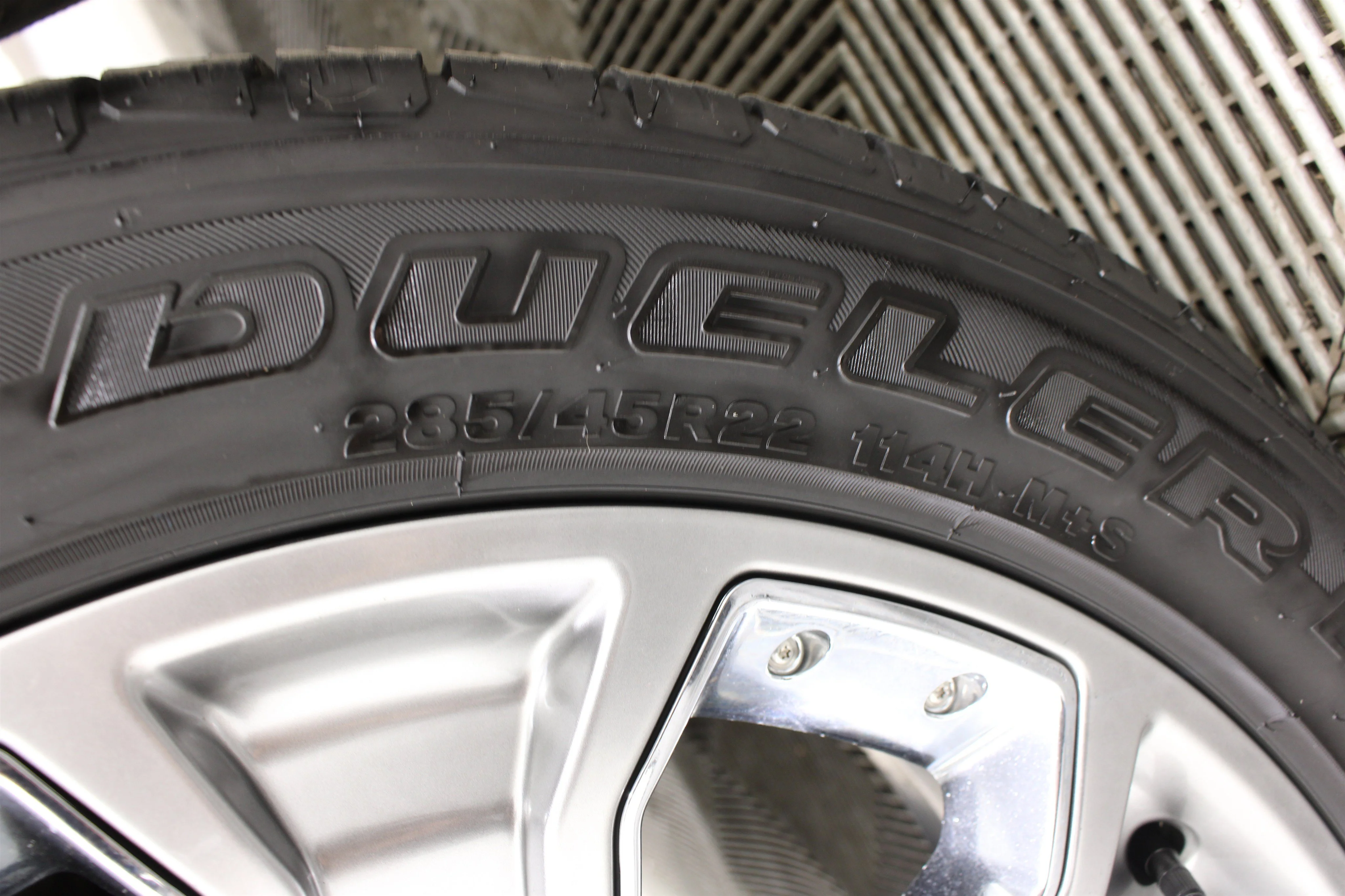Used 2018 Quicksilver Metallic GMC Denali image 36