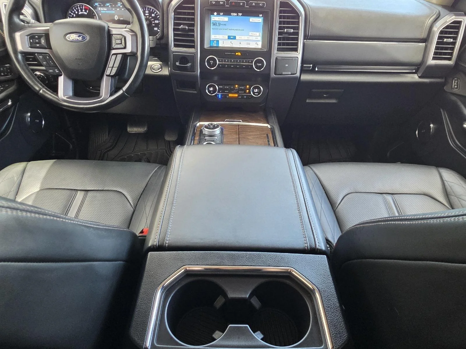 Used 2019 White Platinum Metallic Tri-Coat Ford Platinum image 32