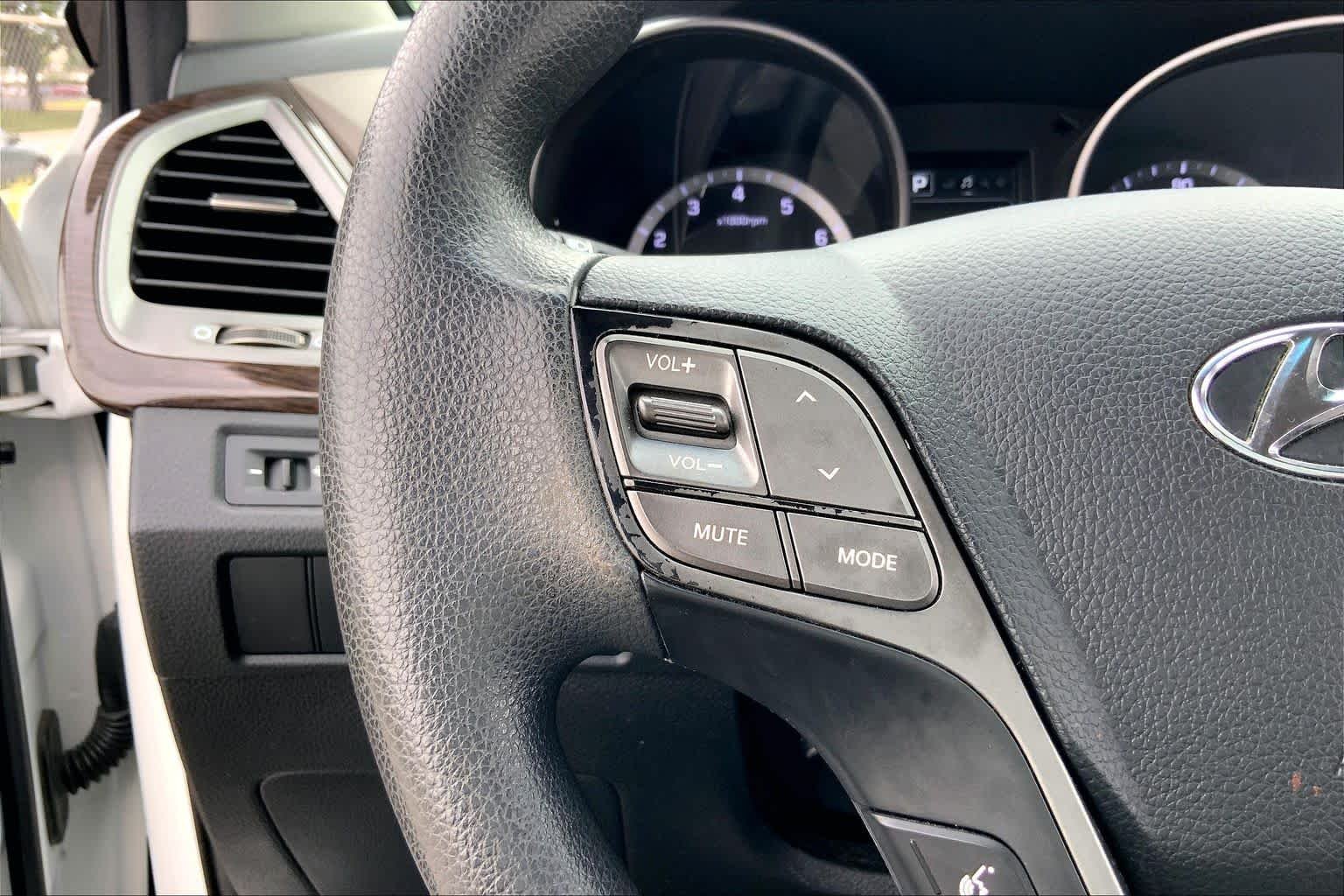 Used 2017 Frost White Pearl Hyundai 2.4L image 23