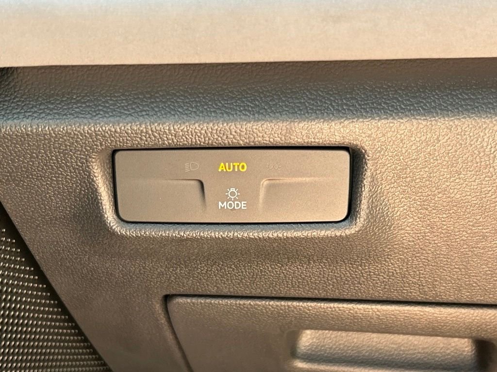 New 2026 White Volkswagen 2.0T SE image 28