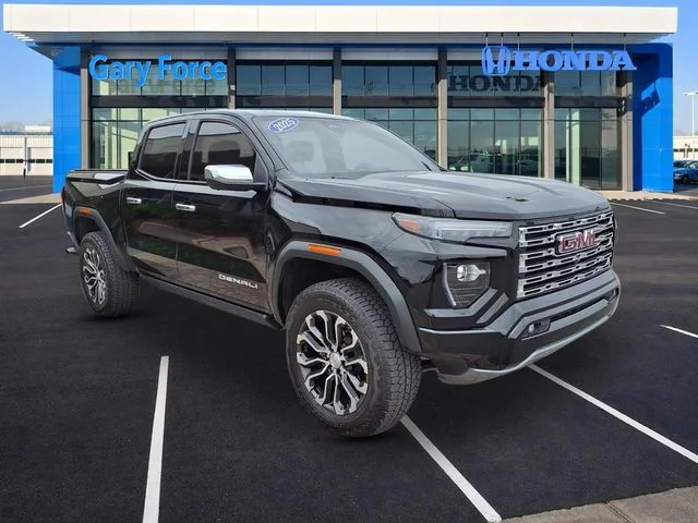 2025 GMC Canyon 4WD Denali Crew Cab Short Box's photo