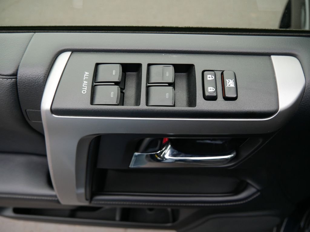 2024 Toyota 4Runner SR5 - Photo 17