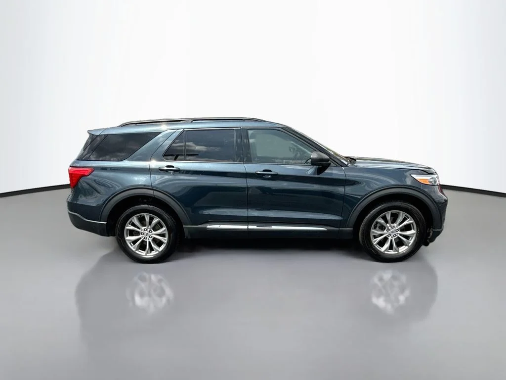 Used 2023 Stone Blue Metallic Ford XLT image 8