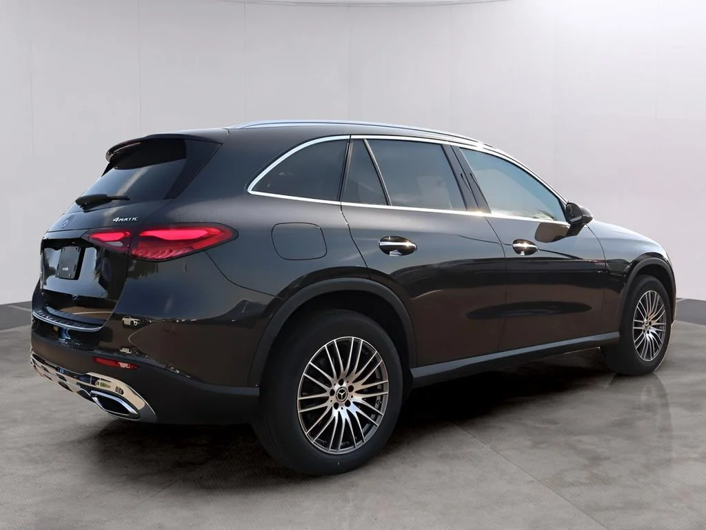Used 2026 Graphite Gray Metallic Mercedes-Benz GLC 300 image 7