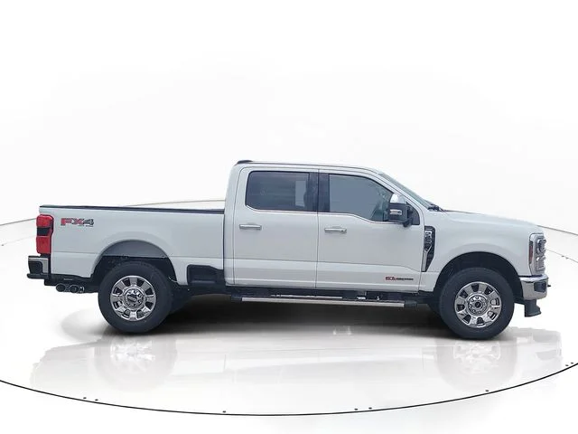 New 2026 Oxford White Ford Lariat image 4