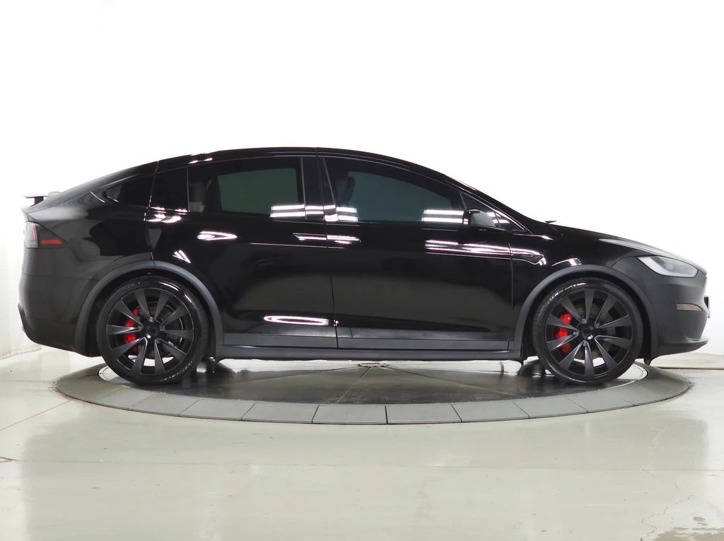 Used 2023  Tesla Plaid image 10