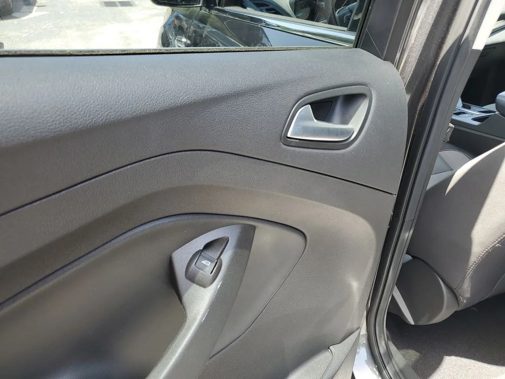 Used 2018 Gray Ford SE image 11