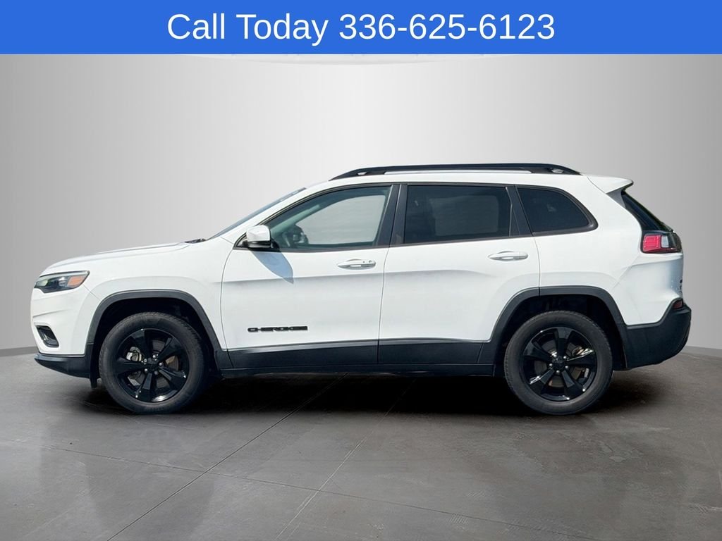 Used 2020 White Jeep Latitude Plus image 2