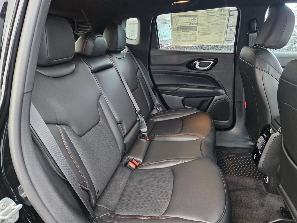 Used 2026 Diamond Black Crystal Pearlcoat Jeep Trailhawk image 34
