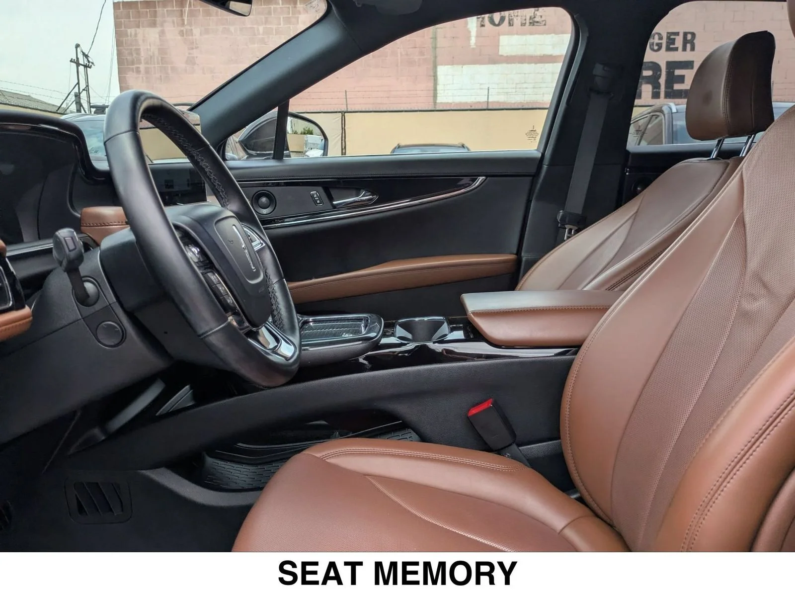 Used 2023 Black Lincoln Reserve image 21