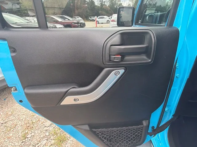 Used 2017 Blue Jeep Unlimited Sahara image 13