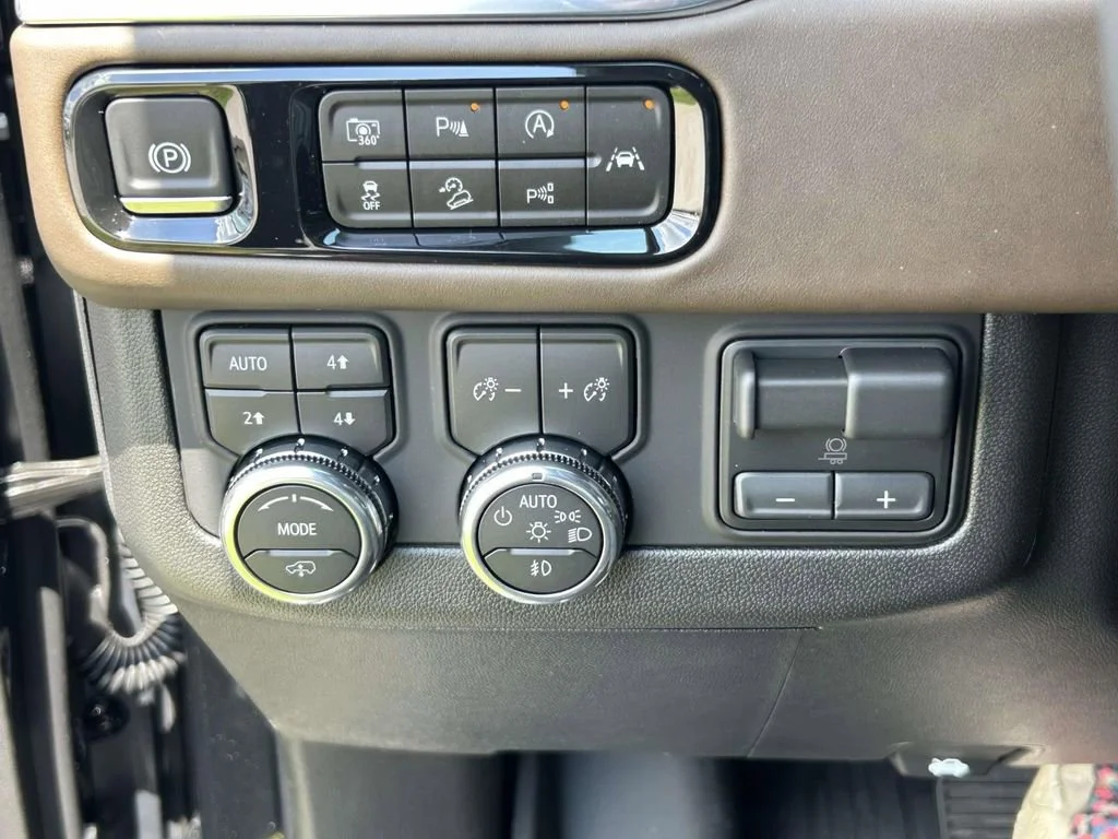 New 2026 Onyx Black GMC Denali Ultimate image 27