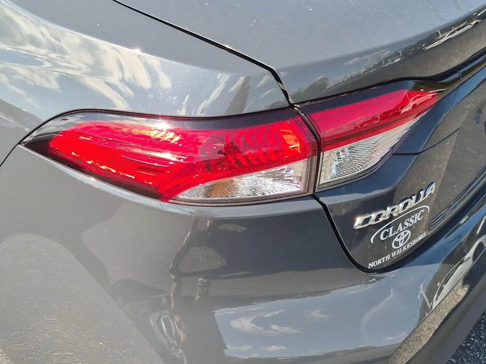Used 2025 Underground Toyota LE image 11
