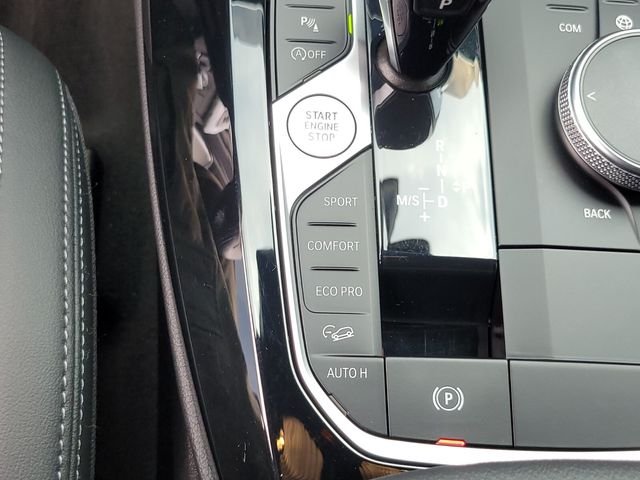 Used 2024 Gray BMW xDrive30i image 28
