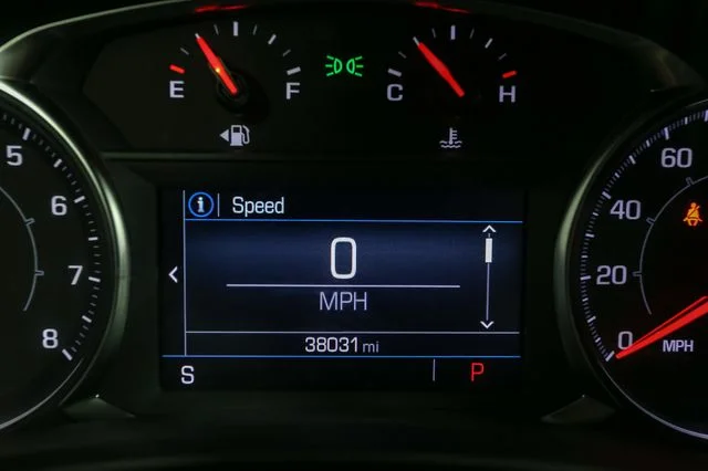 Used 2024 Silver GMC SLE image 32