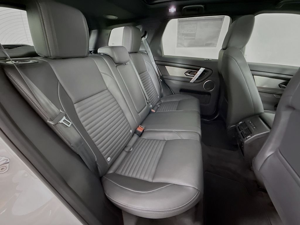New 2025 Fuji White Land Rover SE image 29