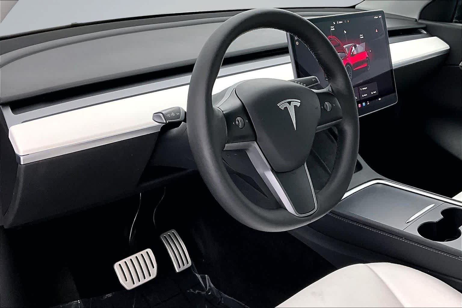 Used 2022 Tesla Model Y Performance with VIN 7SAYGDEF0NF392119 for sale in Des Moines, IA