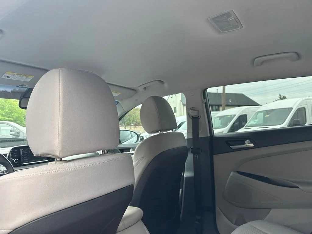 Used 2021 Silver Hyundai SE image 12
