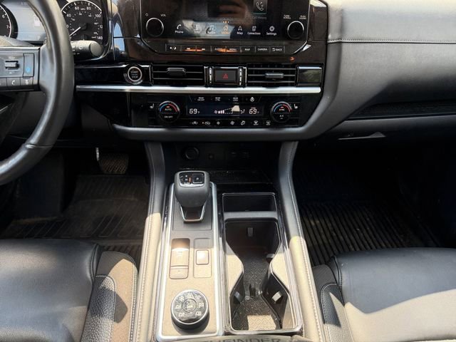 Used 2022 Super Black Nissan SL image 11