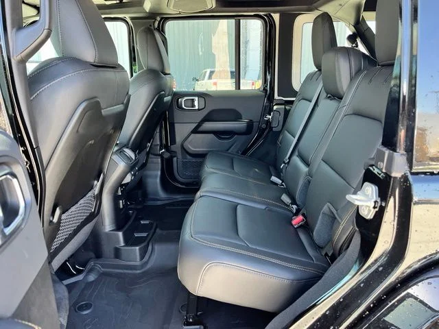 New 2026 Black Clear-Coat Exterior Paint Jeep Sahara image 18