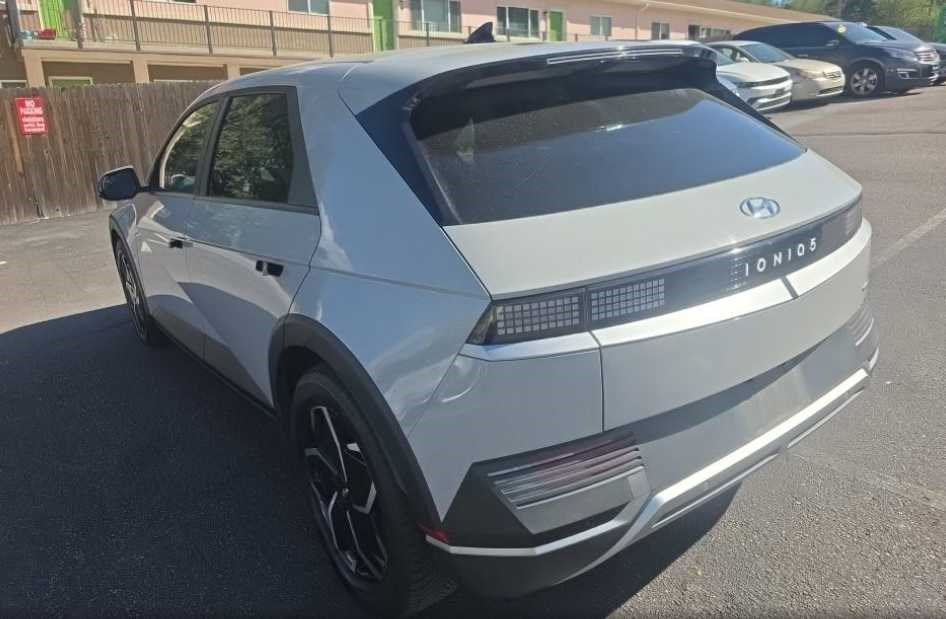 Used 2023 Cyber Gray Hyundai SEL image 6