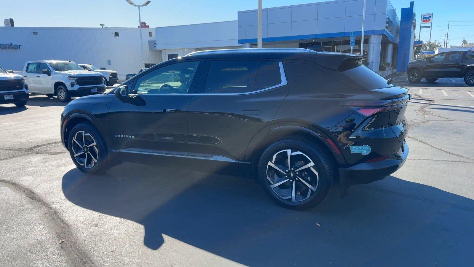 2024 Chevrolet Equinox EV LT - Photo 8