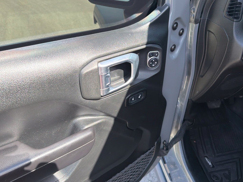 Used 2021 Gray Jeep Unlimited Sport image 9