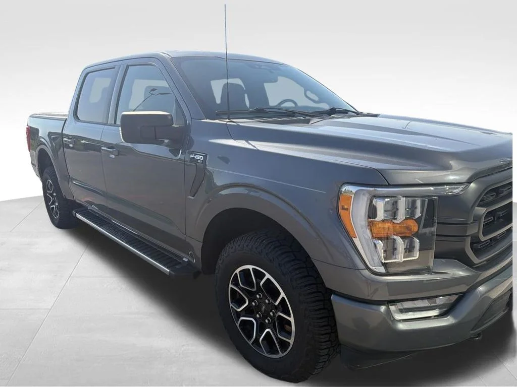 Used 2023 Gray Ford XLT image 17