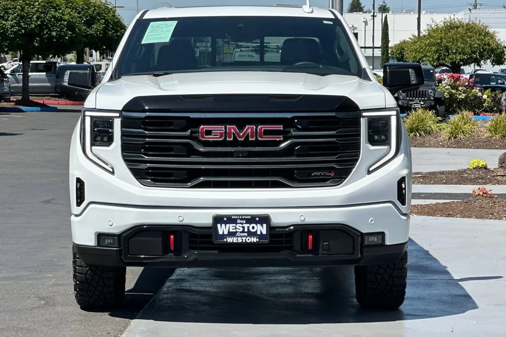 2025 GMC Sierra 1500 AT4 - Photo 9