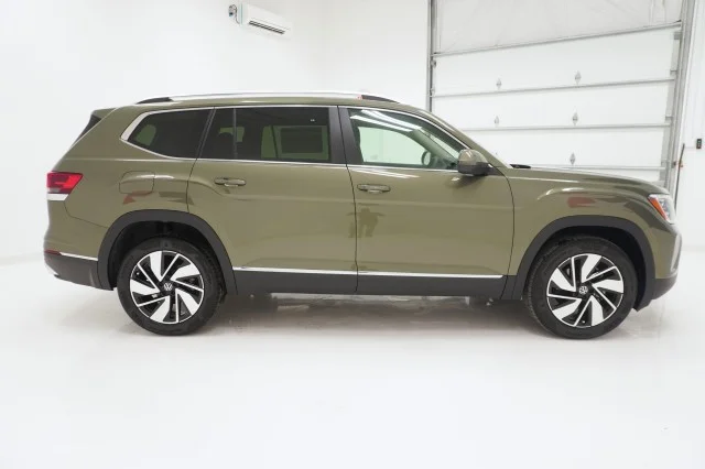 New 2026 Avocado Green Pearl Volkswagen 2.0T SEL image 4
