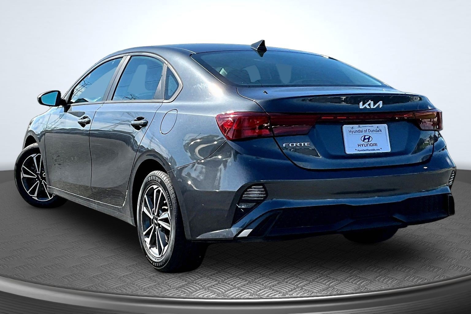 Used 2023 Gray Kia LXS image 3