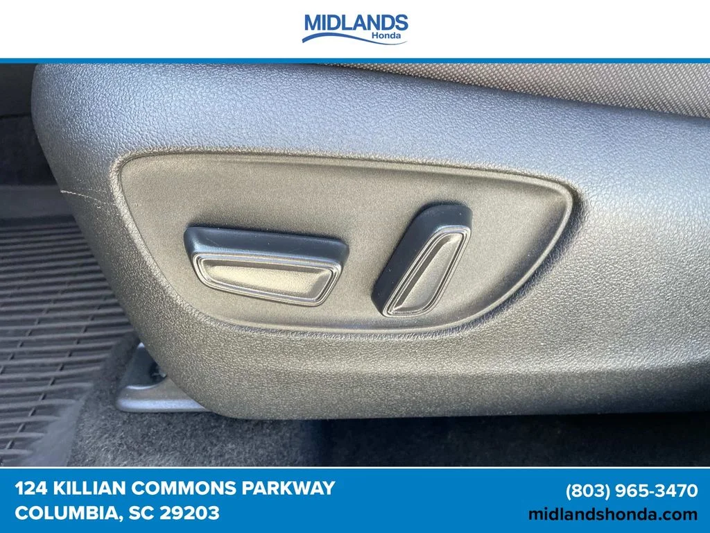 Used 2023 Celestial Silver Metallic Toyota L image 17