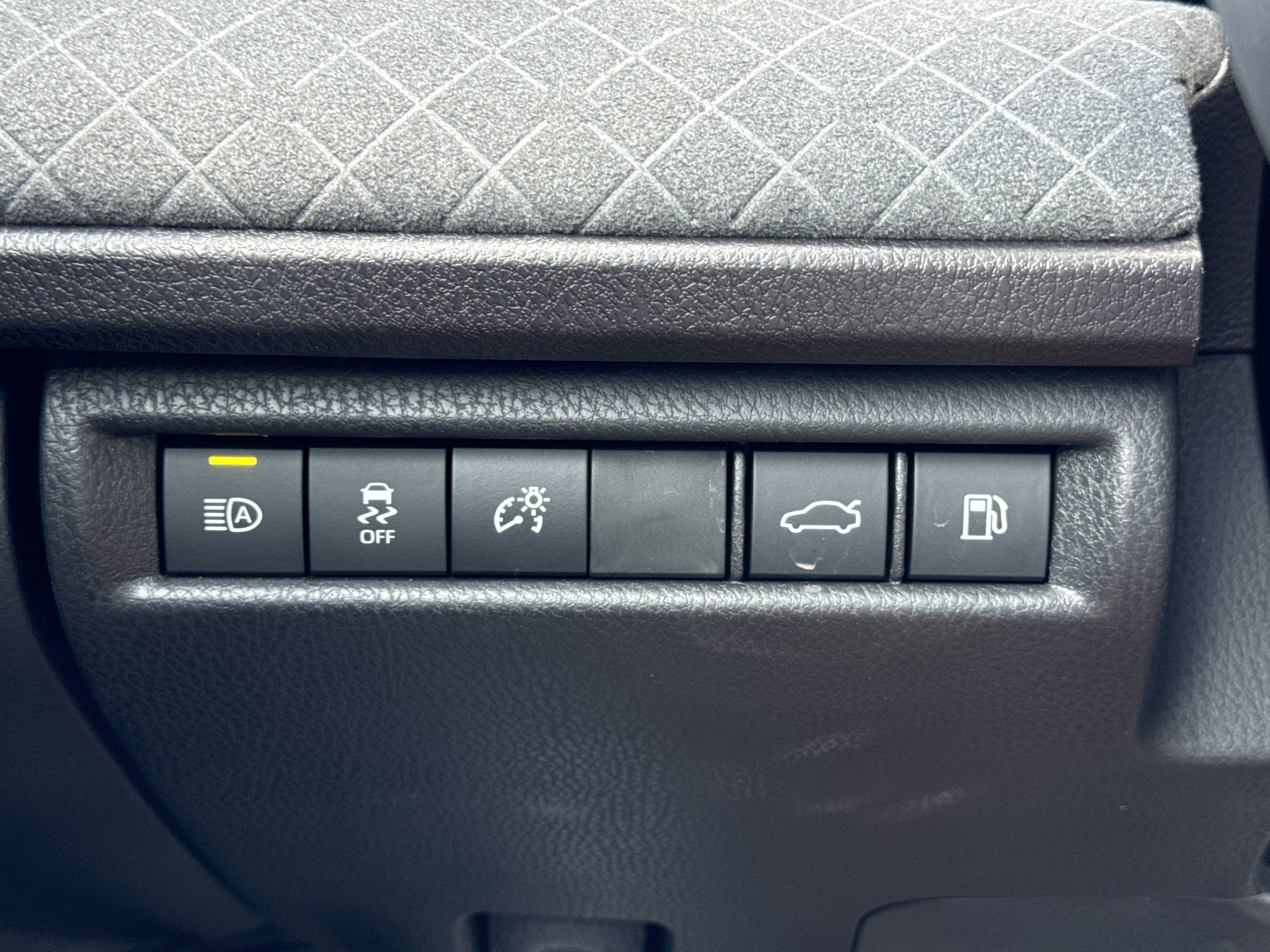 Certified Used 2025 Heavy Metal Toyota XLE image 18