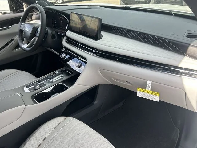 New 2027 2T RAD WHT INFINITI Autograph AWD image 14