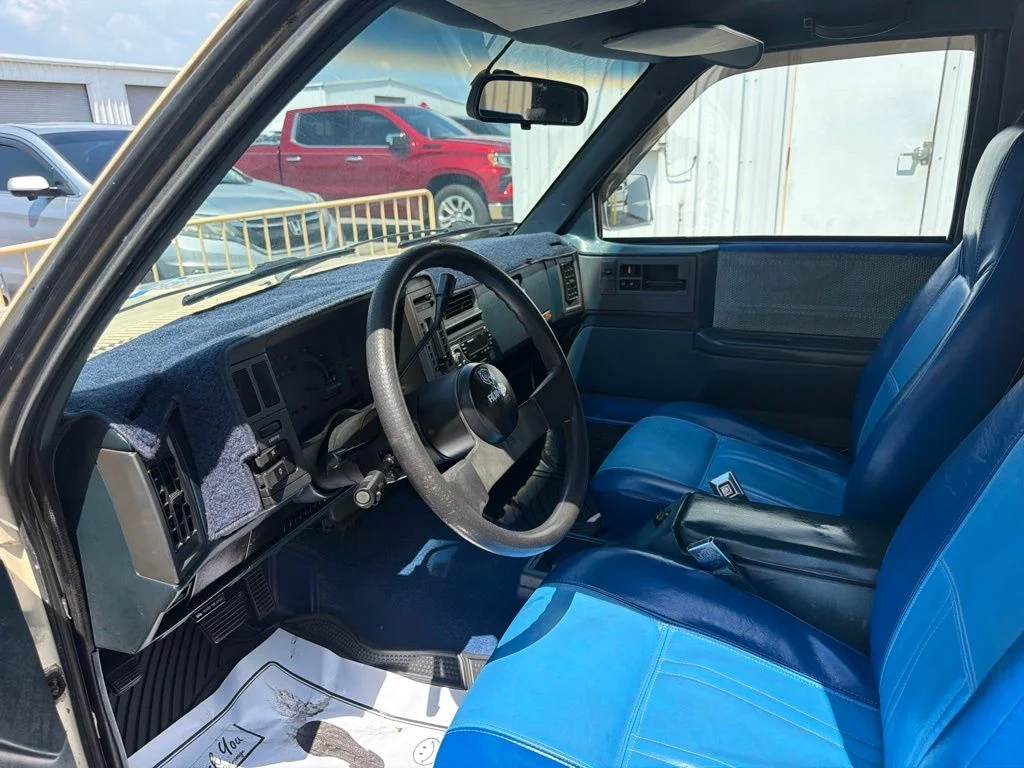 Used 1989 Blue GMC Base image 18