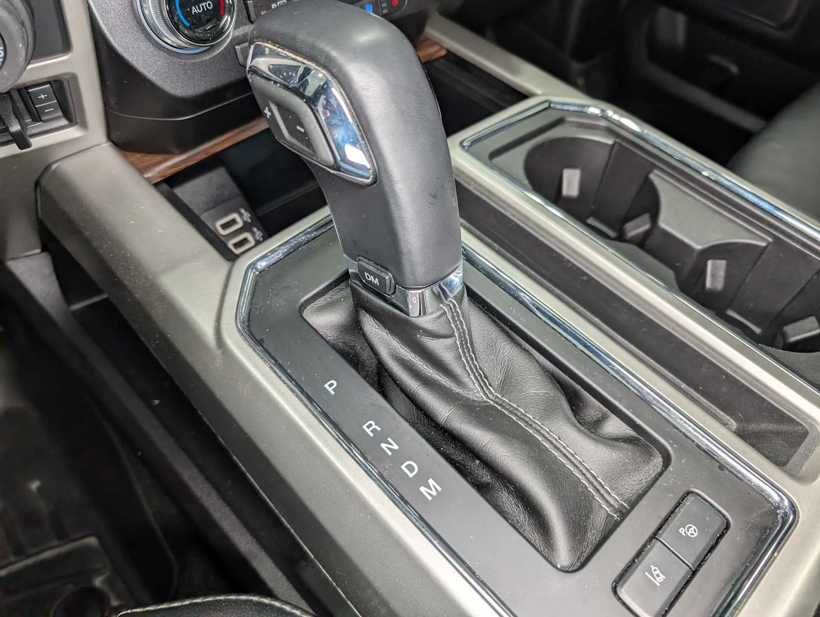 Used 2019 Magma Red Metallic Ford LARIAT image 31