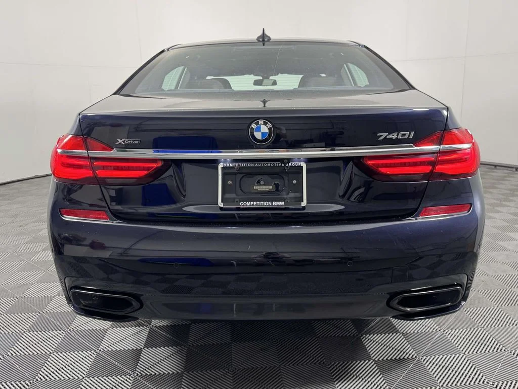 Used 2019 Black BMW 740i xDrive image 9