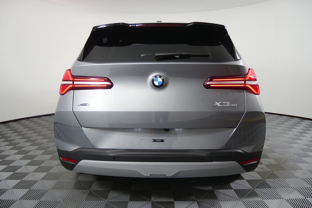 Used 2026 Skyscraper Grey Metallic BMW 30 xDrive image 4