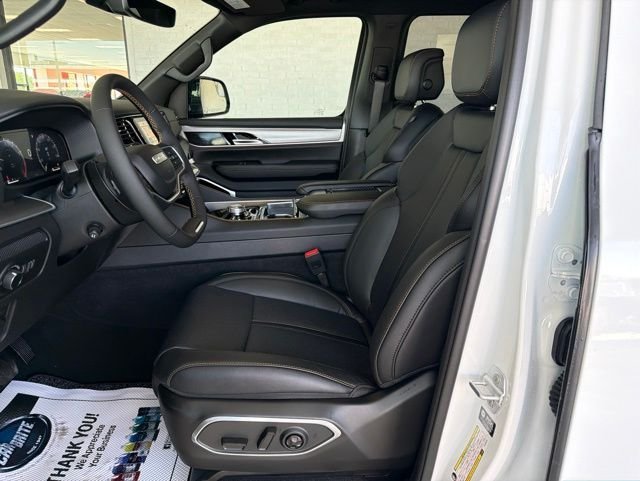 New 2026 Bright White Clear-Coat Exterior Paint Jeep 85th Anniversary Edition image 16