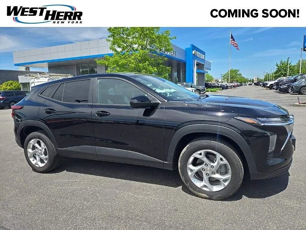 2025 Chevrolet Trax LS's photo