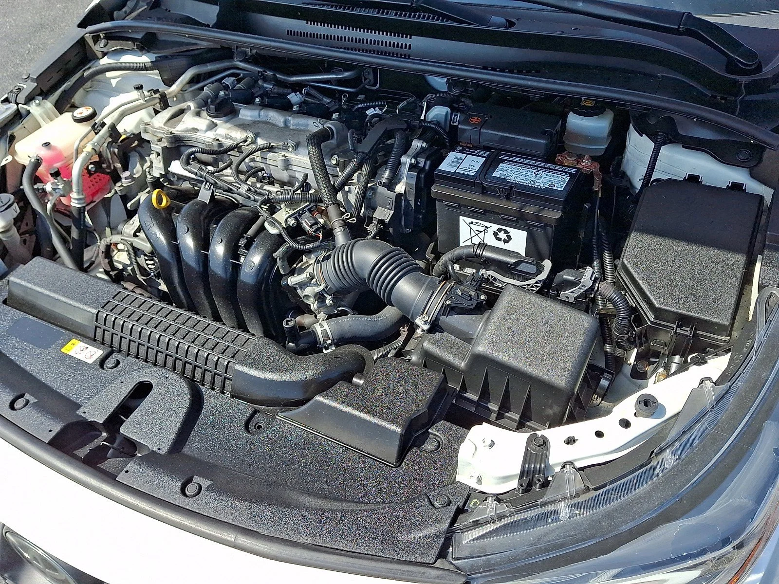 Used 2020 Super White Toyota LE image 28